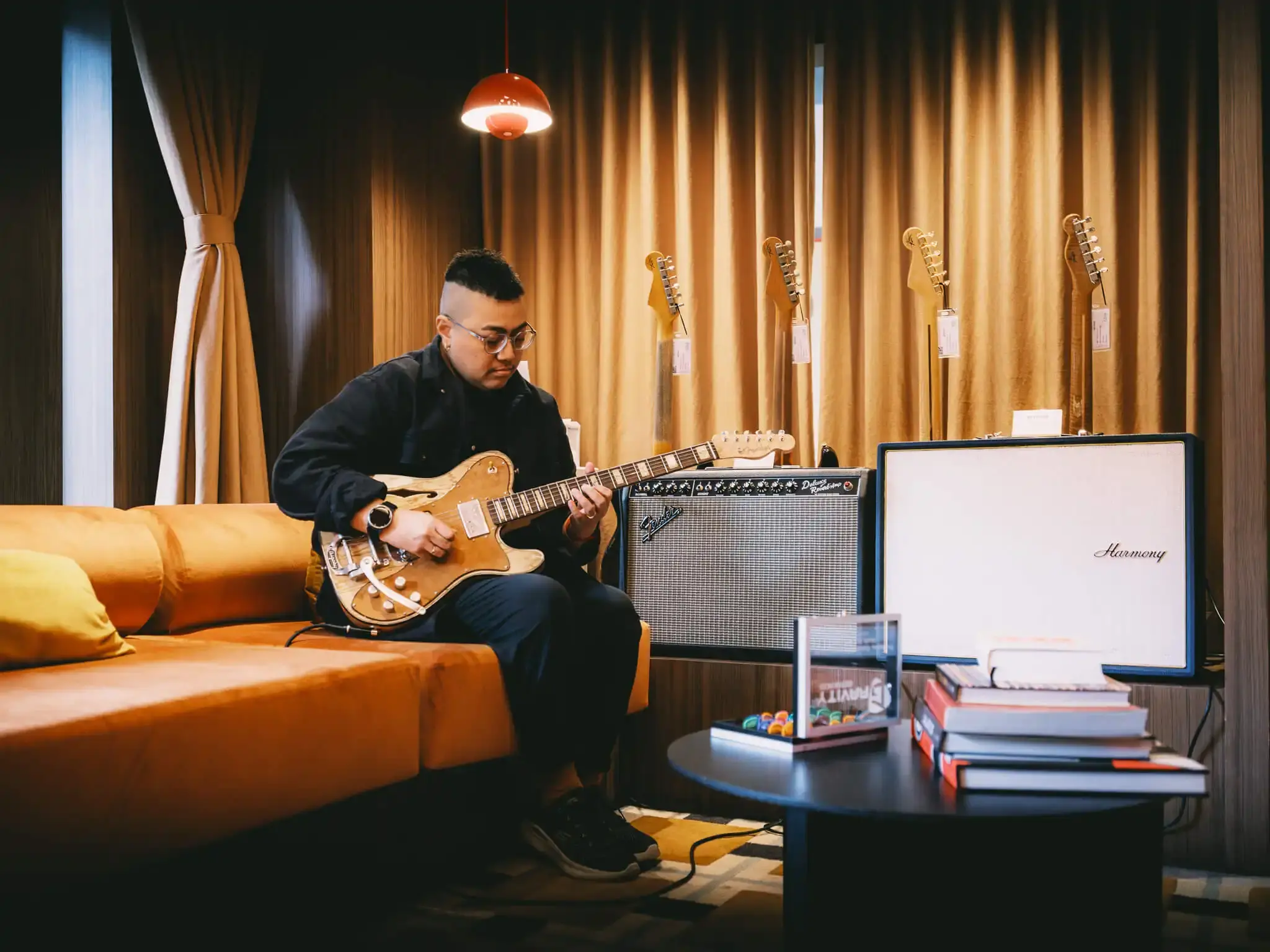 Swee Lee specialist, Yadni, interacting with a customer