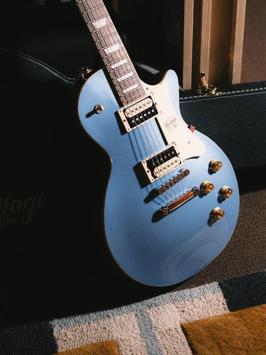 Standard II Collection H-150 Electric Guitar in Pelham Blue
